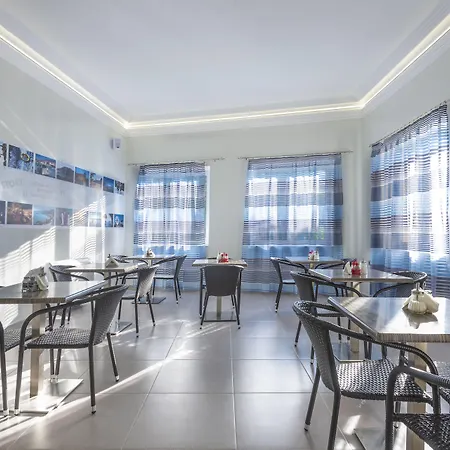 Sonia & - Adults Only