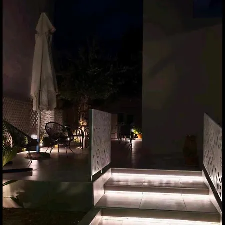 Hotel Sonia & 2*