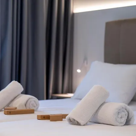 Sonia & - Adults Only