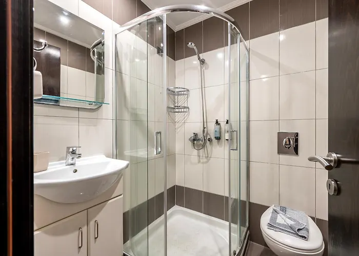 Sonia & - Adults Only 3*