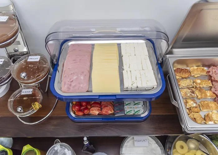 Sonia & - Adults Only